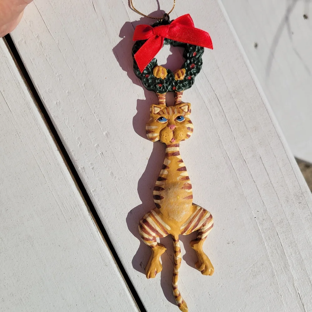 Kurt Adler Cat Hanging on Wreath Wooden Christmas Ornament ~ Cute! ~ FINAL PRICE